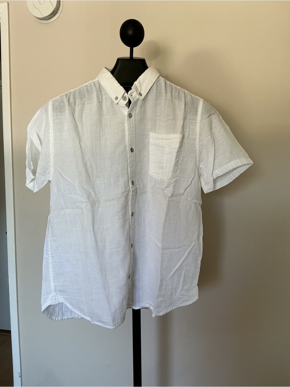 Stitch Note White Short-Sleeve Button-Down Shirt